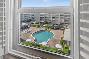 329 SE 3rd St, Hallandale Beach, FL 33009 - Photo 5