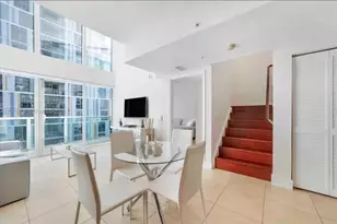 41 SE 5th St, Miami, FL 33131 - Photo 3