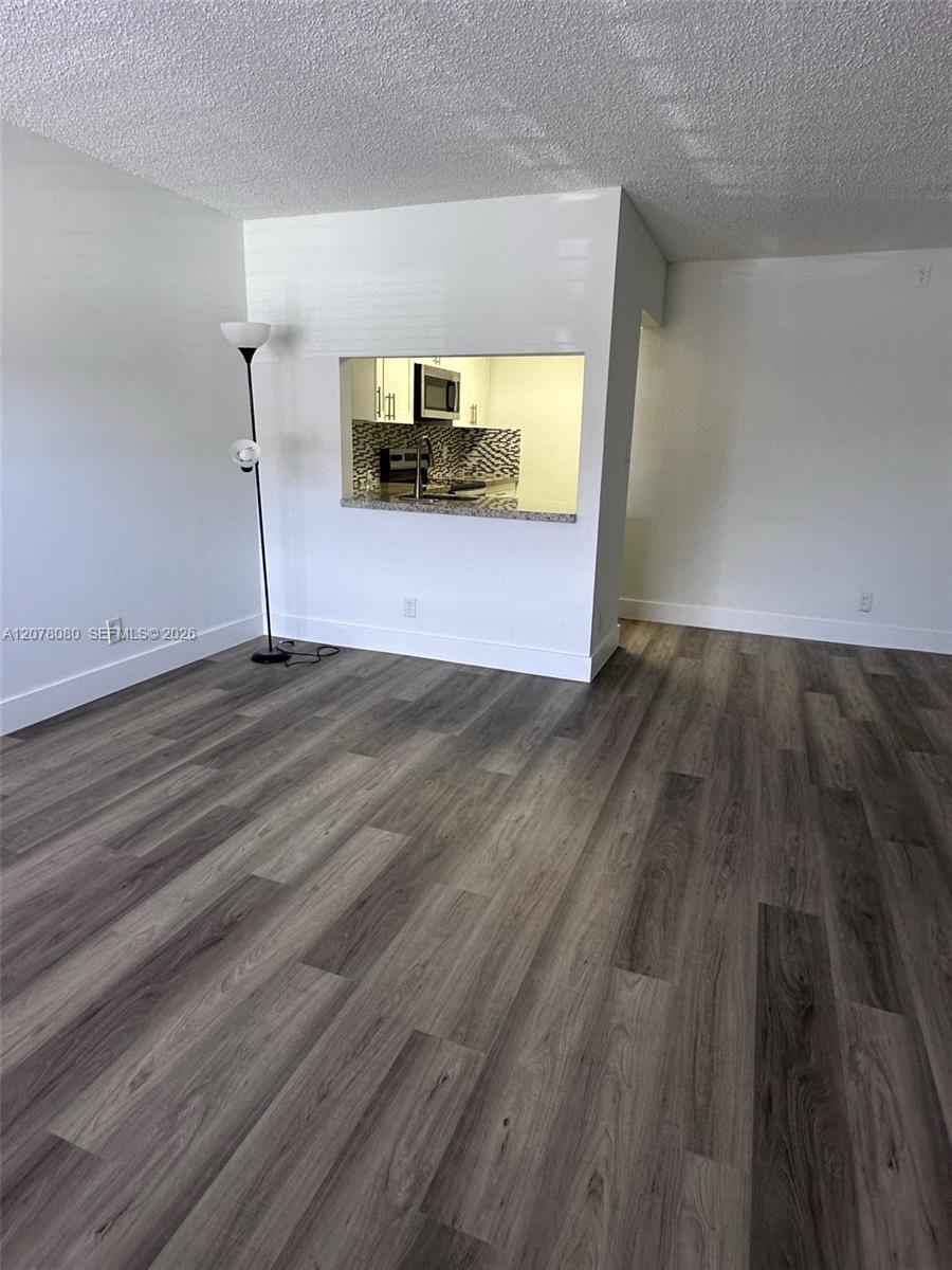 10049 Winding Lake Rd #103 - 10049 Winding Lake Rd #103, Sunrise, FL 33351 Luxury Property | Jose Angel Pina