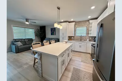 167 SE 24th Ave, Homestead, FL 33033 - Photo 3
