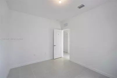 18672 SW 136th Ct, Kendall, FL 33177 - Photo 5