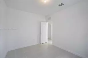 18672 SW 136th Ct, Kendall, FL 33177 - Photo 5