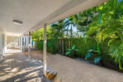 2400 Trapp Ave, Miami, FL 33133 - Photo 33