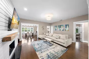 2400 Trapp Ave, Miami, FL 33133 - Photo 5
