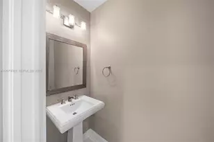 2400 Trapp Ave, Miami, FL 33133 - Photo 19