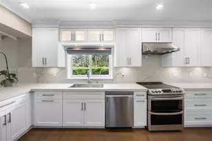 2400 Trapp Ave, Miami, FL 33133 - Photo 13