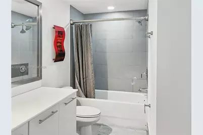 92 SW 3rd St #2602, Miami, FL 33130 - Photo 15