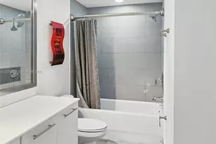 92 SW 3rd St, Miami, FL 33130 - Photo 15