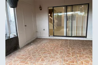 10537 NW 8th St, Pembroke Pines, FL 33026 - Photo 27