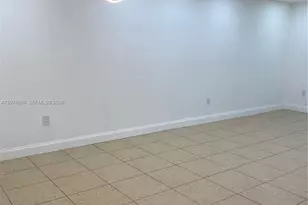 10537 NW 8th St, Pembroke Pines, FL 33026 - Photo 7