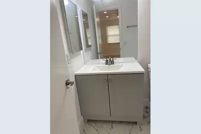 10537 NW 8th St, Pembroke Pines, FL 33026 - Photo 21