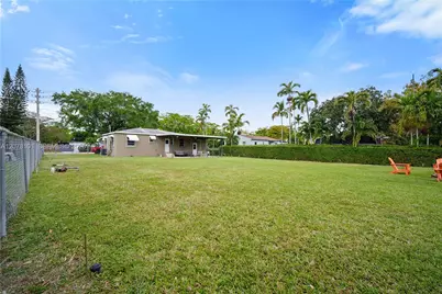 14031 NW 5th Ave, Miami, FL 33168 - Photo 17
