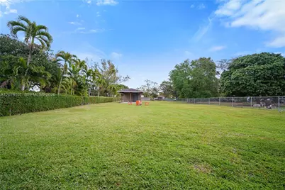 14031 NW 5th Ave, Miami, FL 33168 - Photo 5