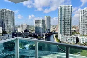 31 SE 5th St, Miami, FL 33131 - Photo 13