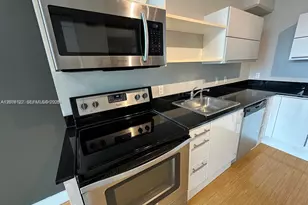 690 SW 1st Ct, Miami, FL 33130 - Photo 5