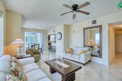 815 NW Flagler Ave #305, Stuart, FL 34994 - Photo 5