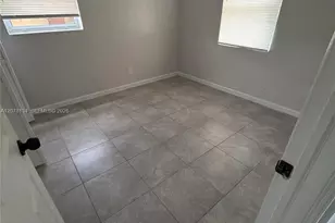 942 NW 11th Ct, Fort Lauderdale, FL 33311 - Photo 5