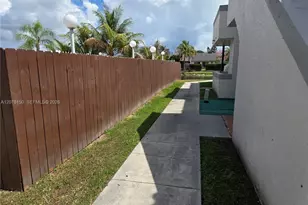 14835 SW 80th St, Miami, FL 33193 - Photo 5