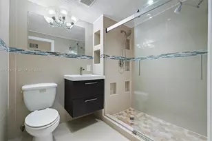 292 E 55th St, Hialeah, FL 33013 - Photo 15