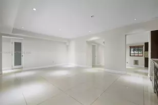 292 E 55th St, Hialeah, FL 33013 - Photo 5