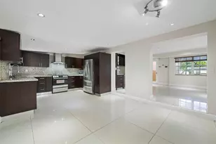 292 E 55th St, Hialeah, FL 33013 - Photo 7