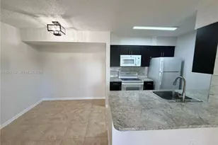 700 NW 103rd Terrace, Pembroke Pines, FL 33026 - Photo 5