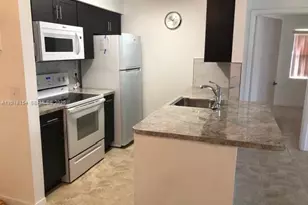 700 NW 103rd Terrace, Pembroke Pines, FL 33026 - Photo 3