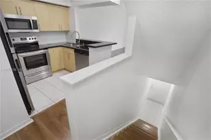2941 NE 185th St, Miami, FL 33180 - Photo 3