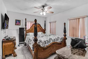4727 NE 1st Ct, Miami, FL 33137 - Photo 9