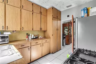 4727 NE 1st Ct, Miami, FL 33137 - Photo 7