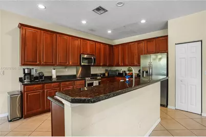 19143 Crystal St #19143, Weston, FL 33332 - Photo 11