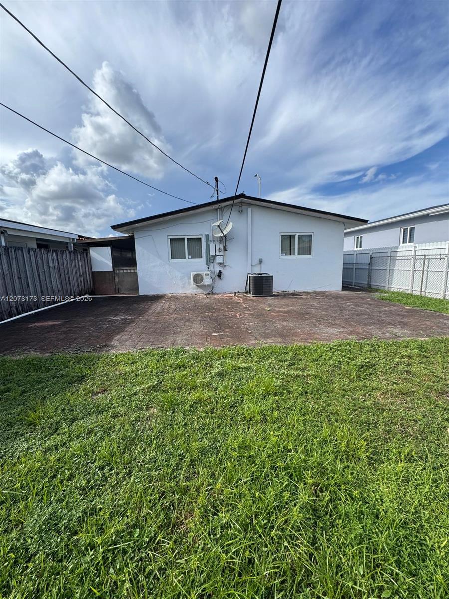 550 E 29th St - 550 E 29th St, Hialeah, FL 33013 Luxury Property | Jose Angel Pina
