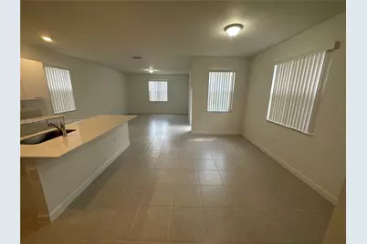 2382 NW 131st Cir, Miami, FL 33167 - Photo 5