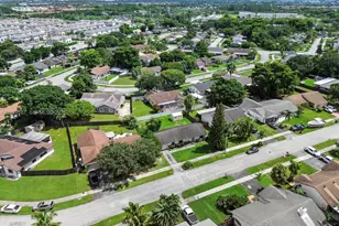 939 S Bluebird Ln, Homestead, FL 33035 - Photo 17