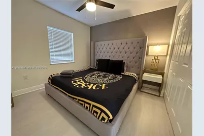 875 NW 2nd St, Miami, FL 33128 - Photo 13