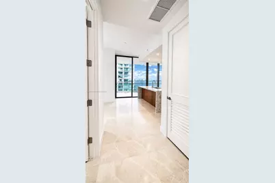 175 SE 25th Rd #504, Miami, FL 33131 - Photo 3
