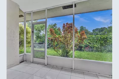 8813 Paradise Ct, Tamarac, FL 33321 - Photo 5