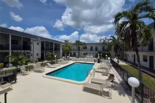415 NE 2nd St, Hallandale Beach, FL 33009 - Photo 31