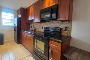 415 NE 2nd St, Hallandale Beach, FL 33009 - Photo 13