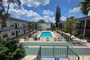 415 NE 2nd St, Hallandale Beach, FL 33009 - Photo 29