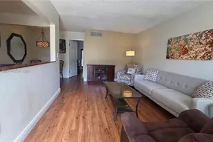 415 NE 2nd St, Hallandale Beach, FL 33009 - Photo 9