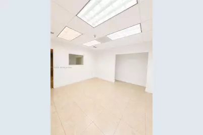 2250 NW 102nd Pl, Doral, FL 33172 - Photo 9