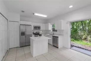 2992 SE 15th Ave, Homestead, FL 33035 - Photo 5