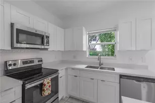 2992 SE 15th Ave, Homestead, FL 33035 - Photo 3