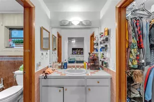 325 SW 122nd Ave, Miami, FL 33184 - Photo 9