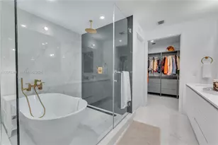 700 NE 24th St, Miami, FL 33137 - Photo 3