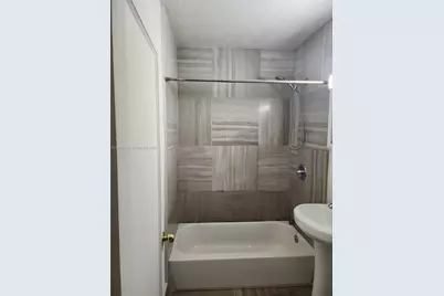 120 NW 18th Ave, Miami, FL 33125 - Photo 31