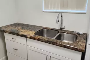 120 NW 18th Ave, Miami, FL 33125 - Photo 5