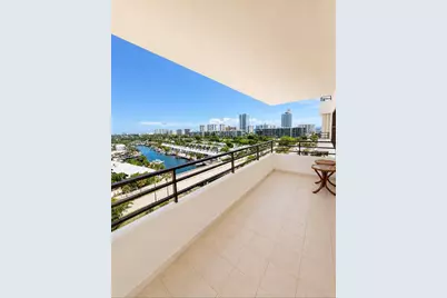 2500 Parkview Dr #1207, Hallandale Beach, FL 33009 - Photo 1