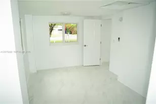 1640 NE 172nd St, North Miami Beach, FL 33162 - Photo 11